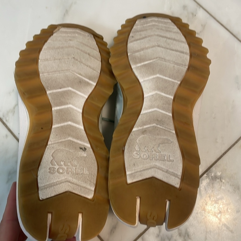 Sorel mint green suede walking shoes - Picture 7 of 8